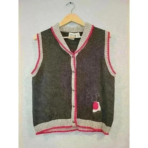 Vintage Field Gear Christmas Sweater Vest Women's Size M Button Up Ice Skating - Picture 1 of 6